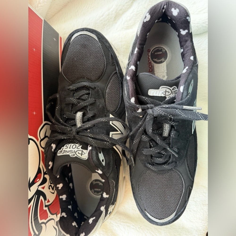 RunDisney New Balance 2015 Steamboat Willie Mickey Sneaker Men Size 13 Like New - Picture 2 of 12